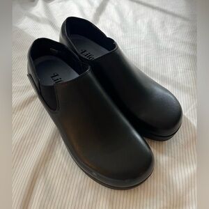 NWOT Shoes for Crews LILA Kelsey, Women's Non-Slip Leather Work Clogs